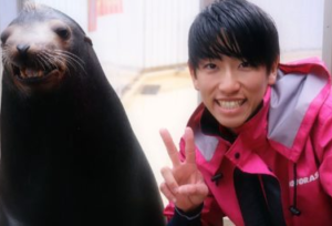 目覚ましtv 桂浜水族館のイケメン飼育員 ラビさん ヤブさん サメさん まるのんさんを調査 でこ倶楽部